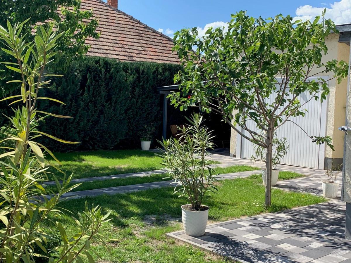 Toparti Hangulatu Nyaralo-Balatonboglar Exterior photo