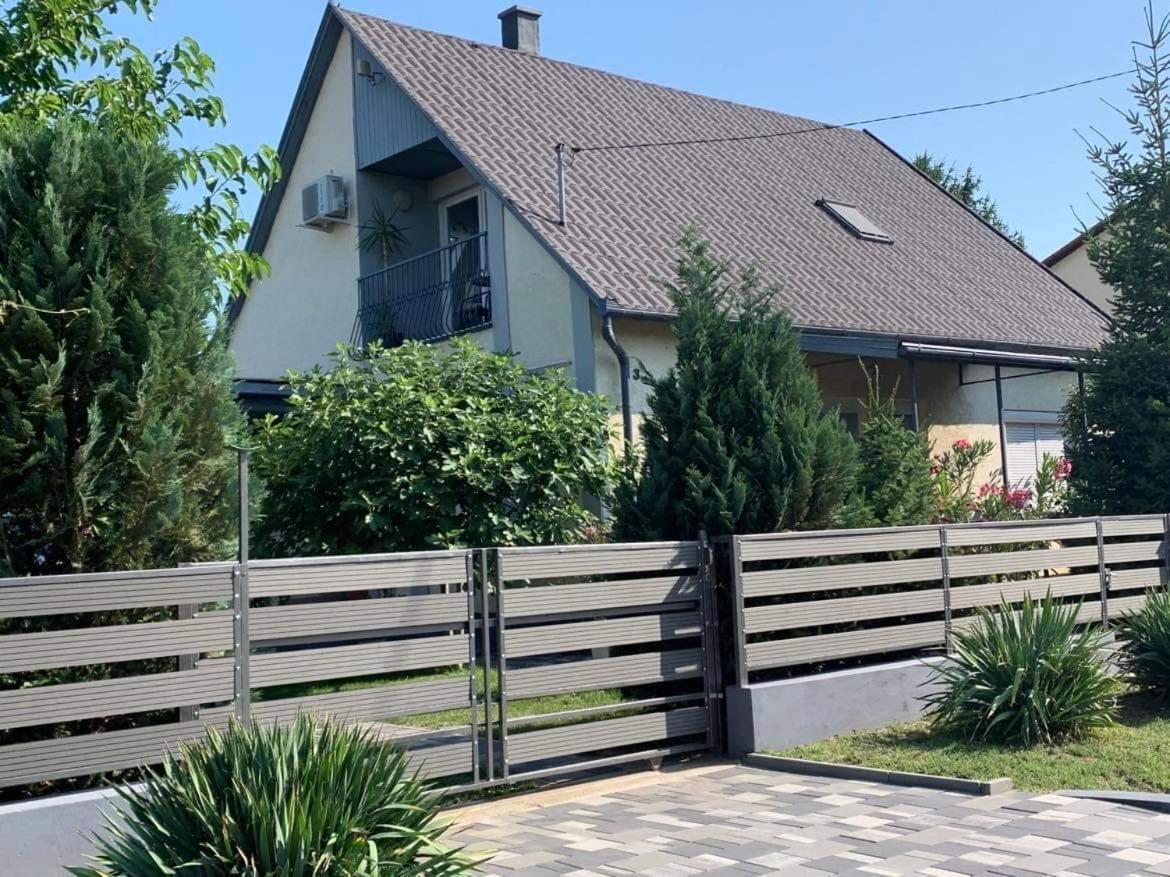 Toparti Hangulatu Nyaralo-Balatonboglar Exterior photo